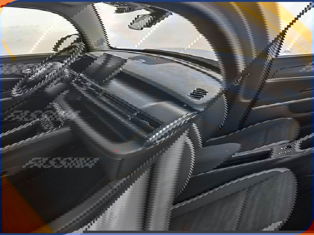 Jeep Avenger nuova a Milano (12)