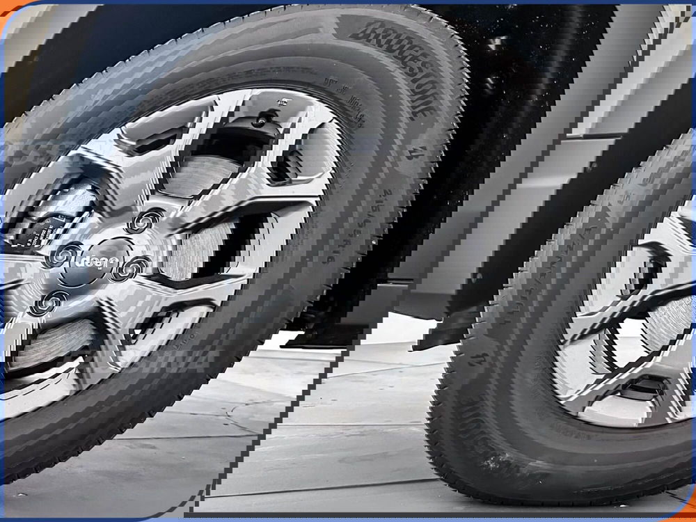 Jeep Avenger nuova a Milano (7)