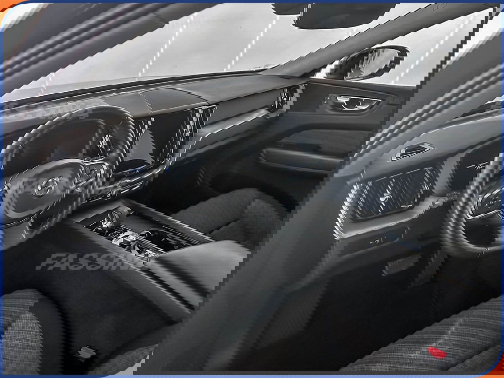 Volvo XC60 usata a Milano (9)