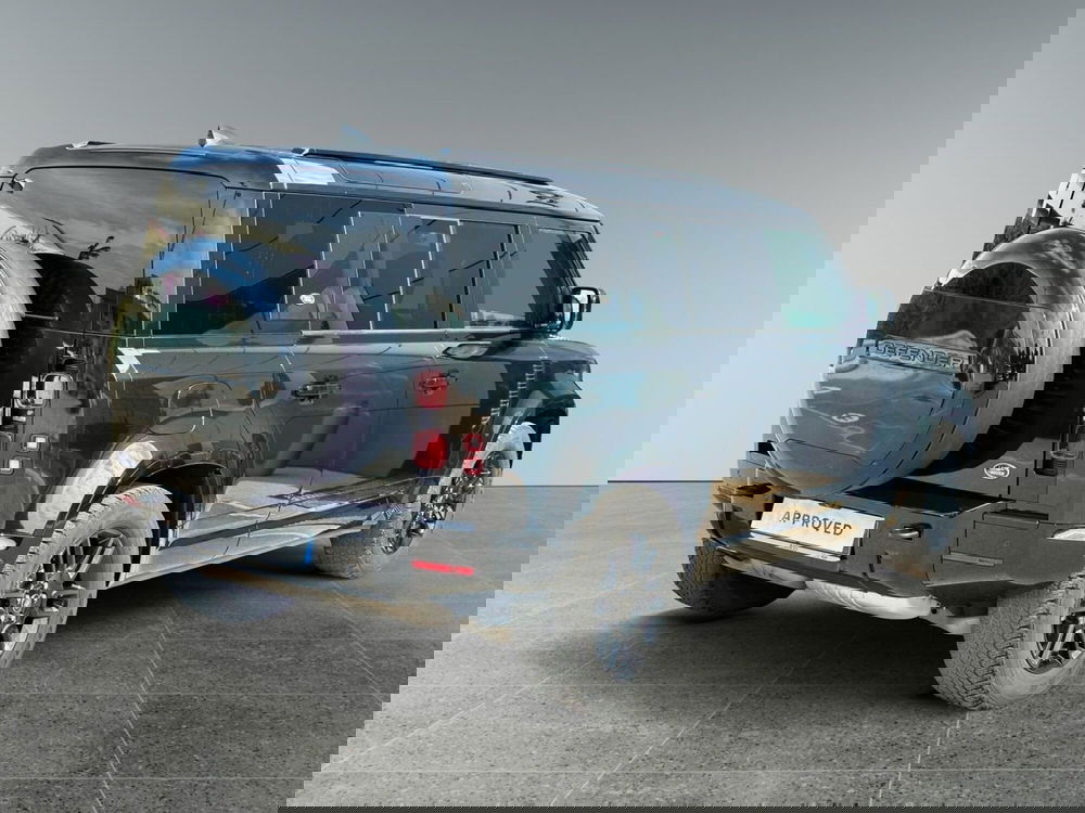 Land Rover Defender usata a Bari (2)