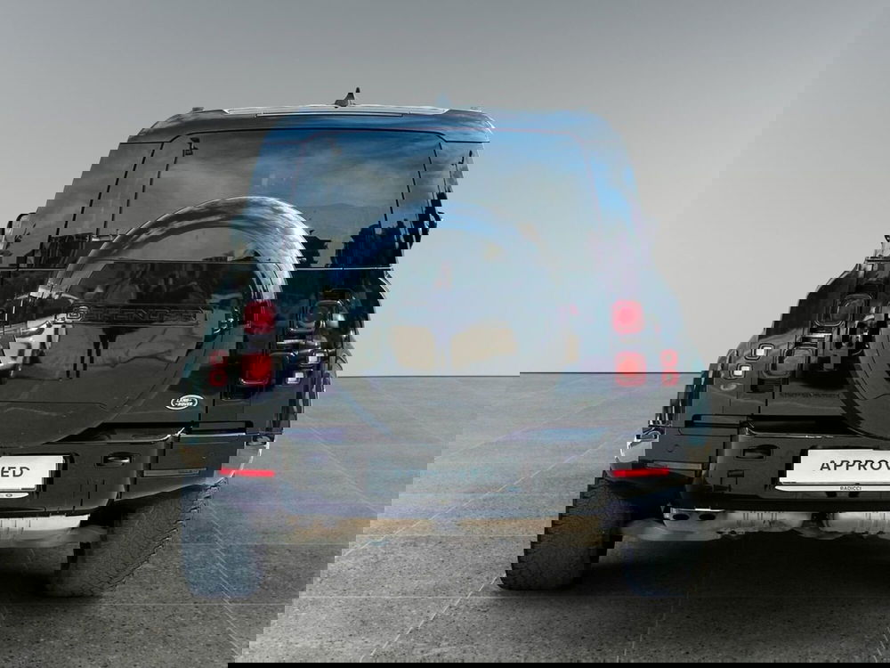 Land Rover Defender usata a Bari (7)