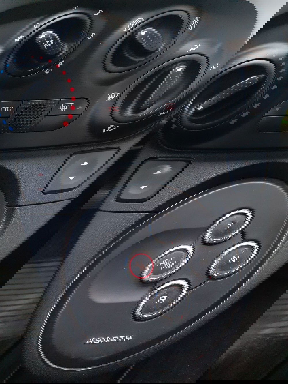 Abarth 500 usata a Modena (9)