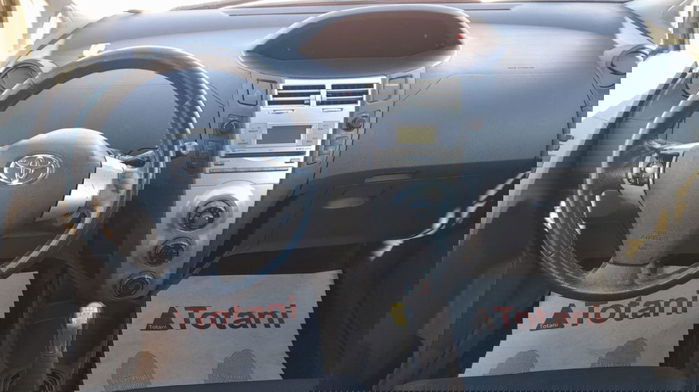 Toyota Yaris usata a L'Aquila (9)