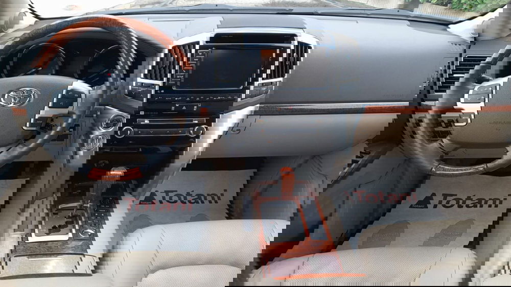 Toyota Land Cruiser V8 usata a L'Aquila (12)