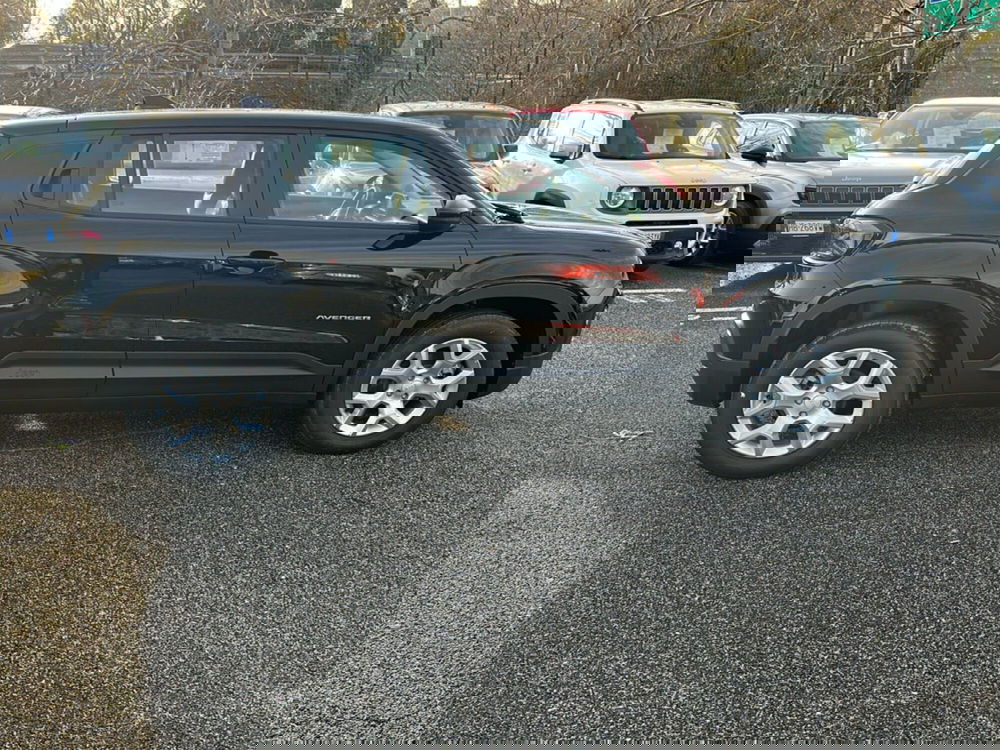 Jeep Avenger nuova a Latina (6)