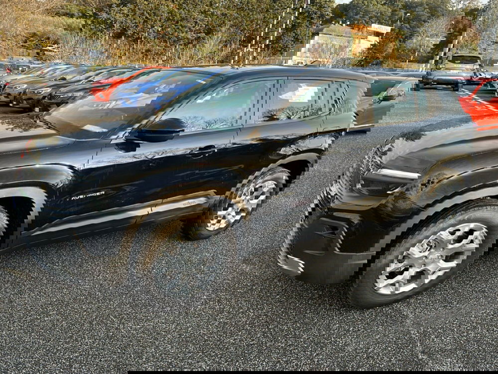 Jeep Avenger nuova a Latina (8)