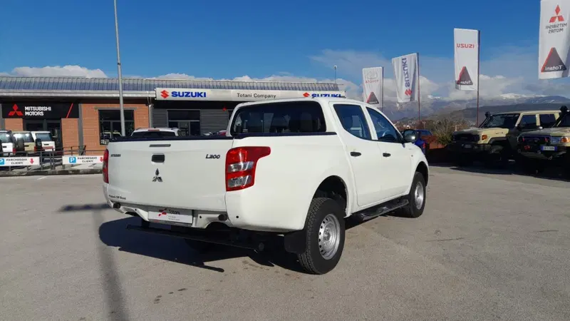 Mitsubishi L200 usata a L'Aquila (17)