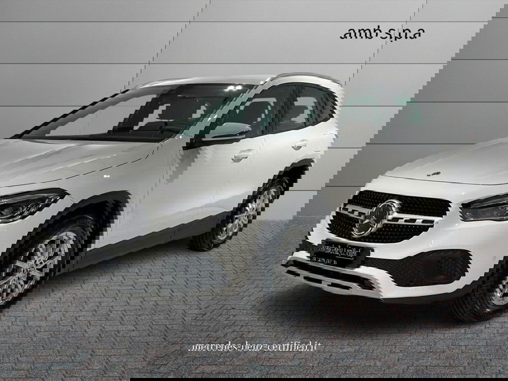 Mercedes-Benz GLA SUV usata a Napoli