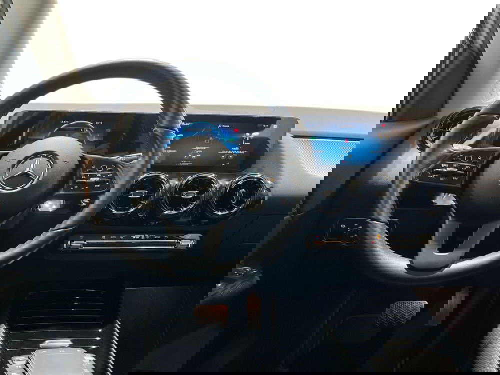 Mercedes-Benz GLA SUV usata a Napoli (13)