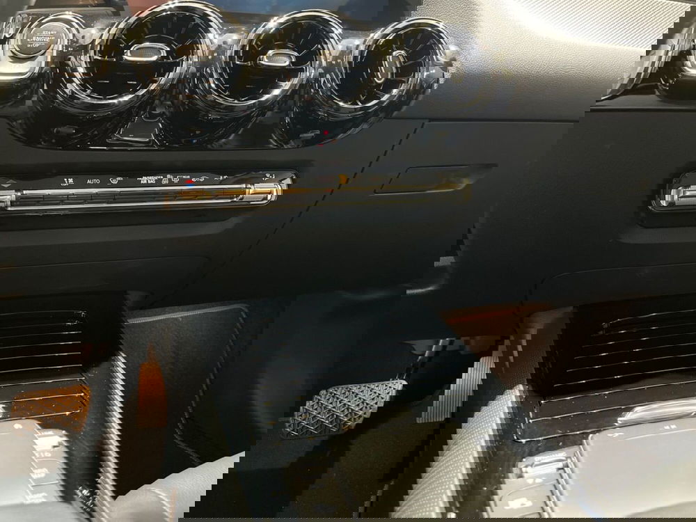 Mercedes-Benz GLA SUV usata a Napoli (15)