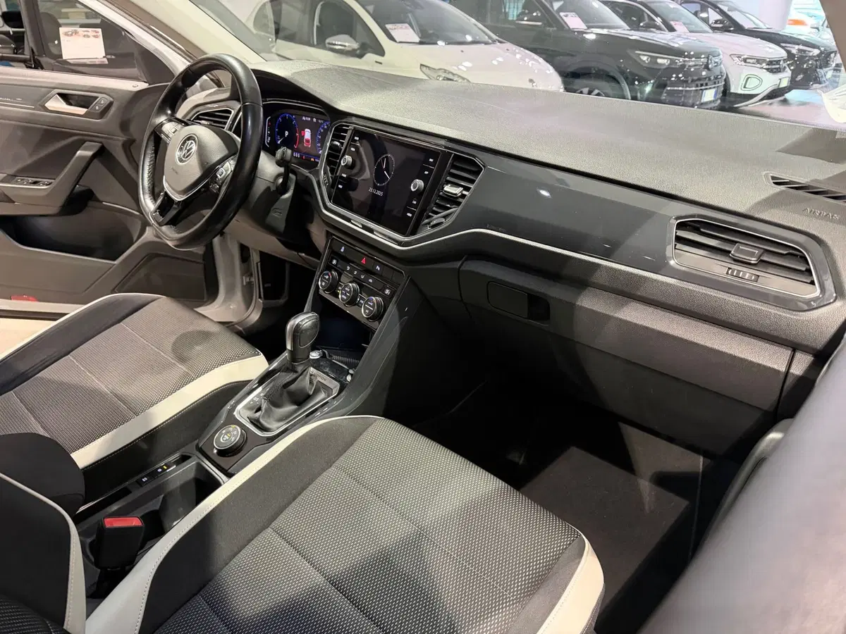 Volkswagen T-Roc usata a Genova (11)