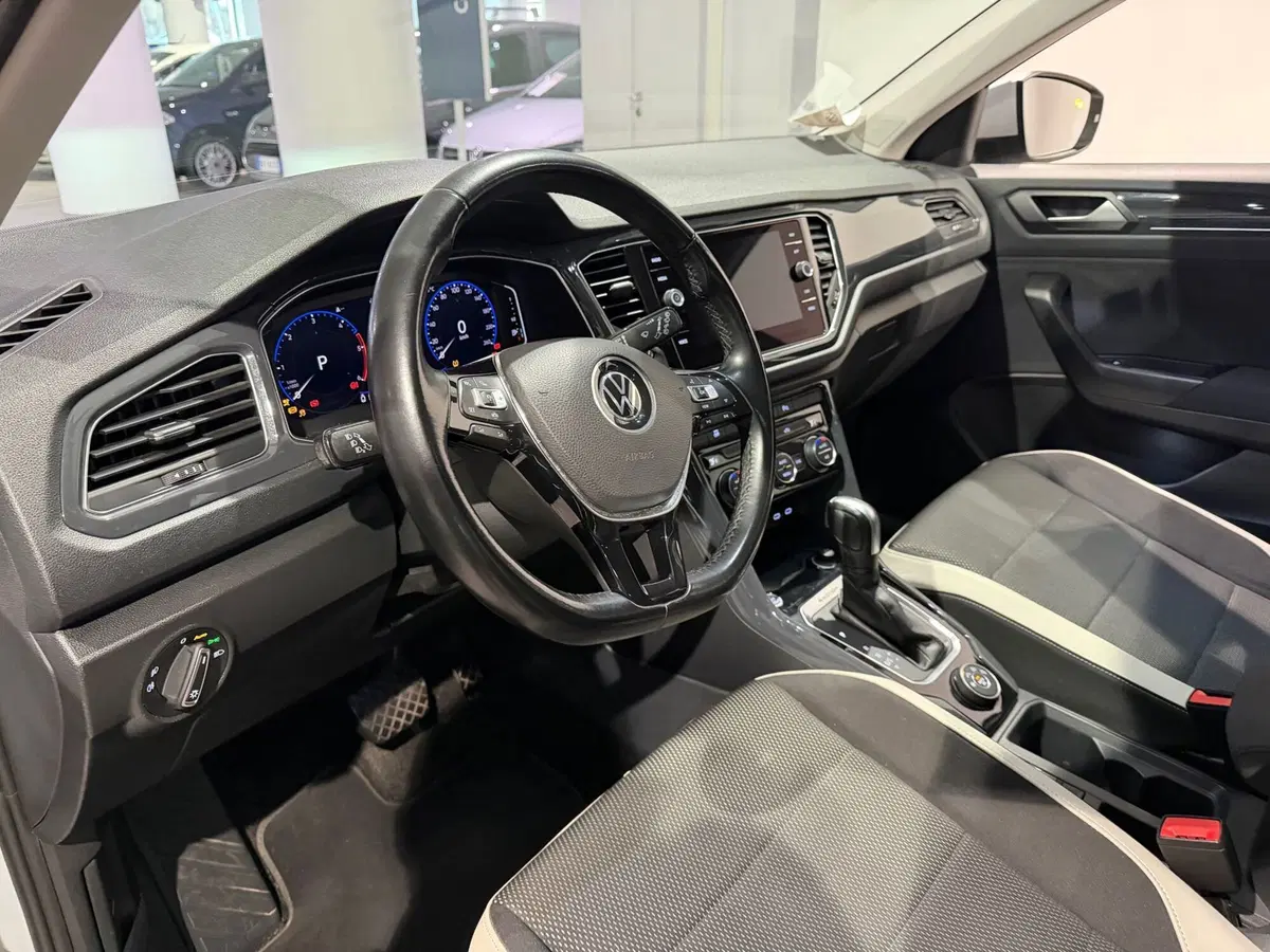 Volkswagen T-Roc usata a Genova (8)
