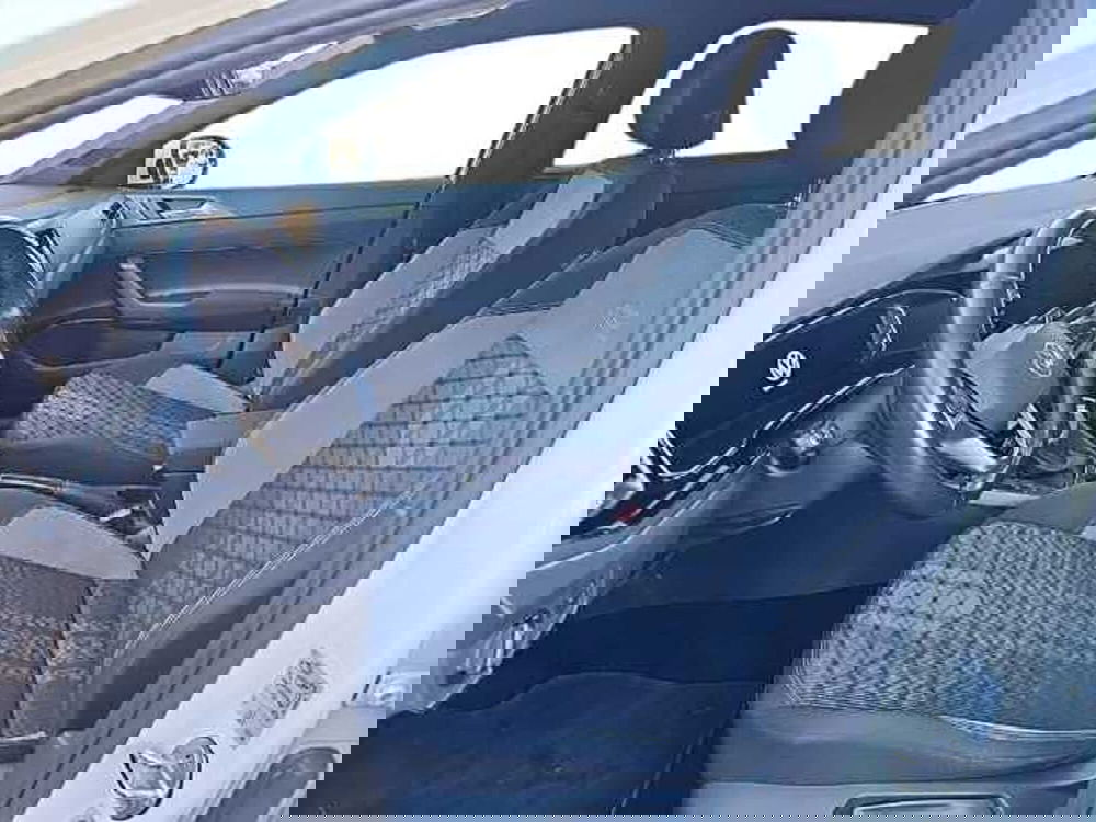 Volkswagen Taigo usata a Lecco (11)