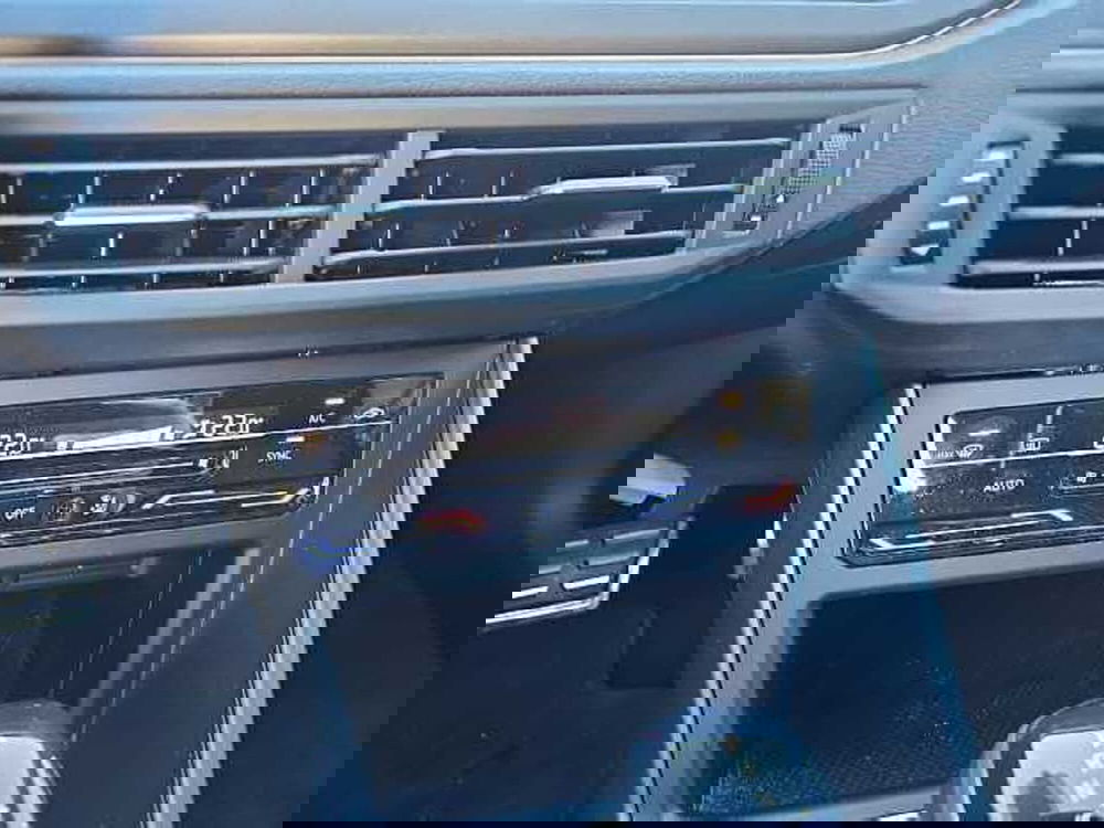 Volkswagen Taigo usata a Lecco (13)