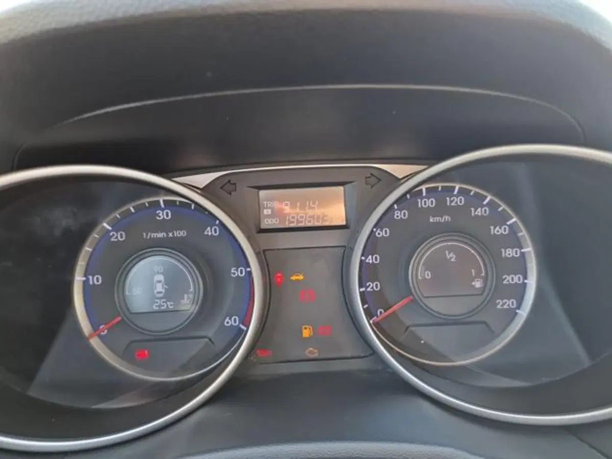 Hyundai ix35 usata a Salerno (11)