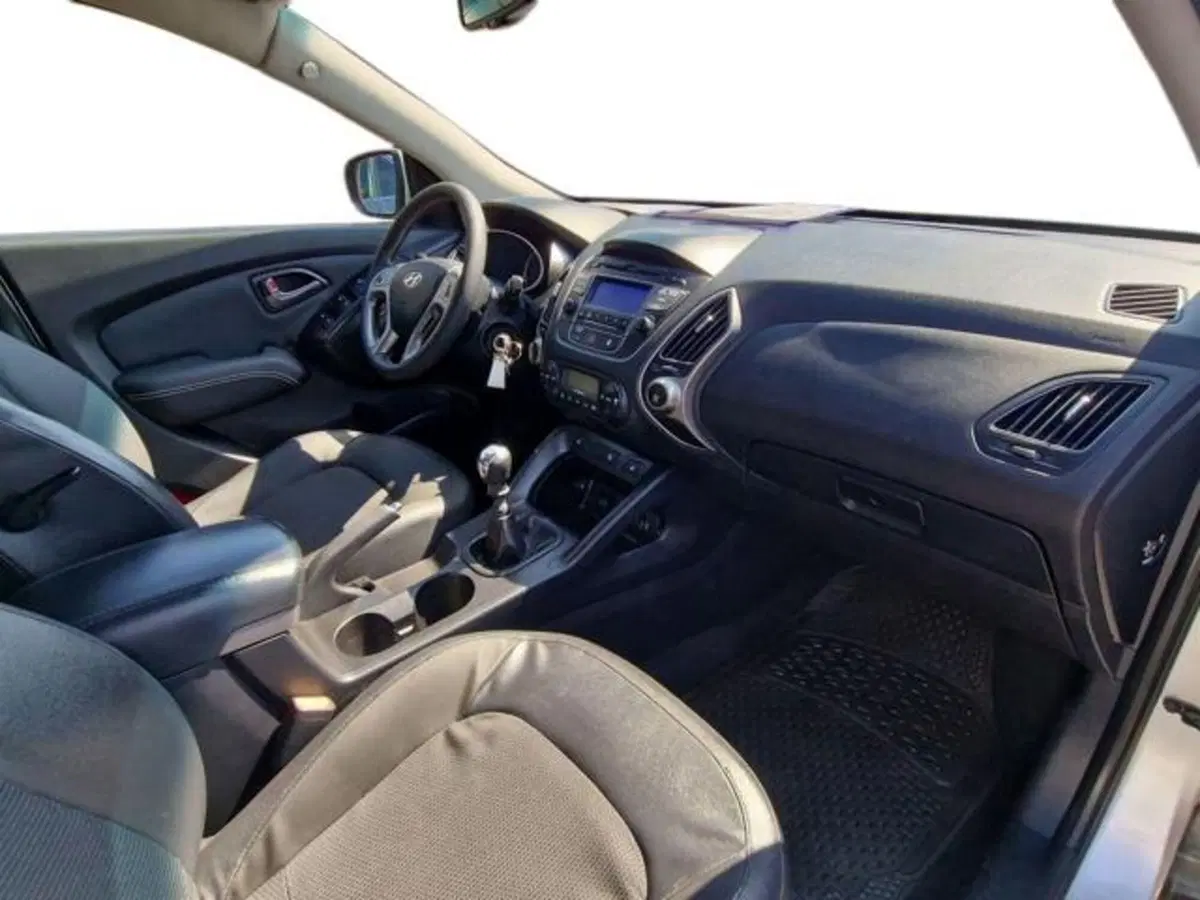 Hyundai ix35 usata a Salerno (13)