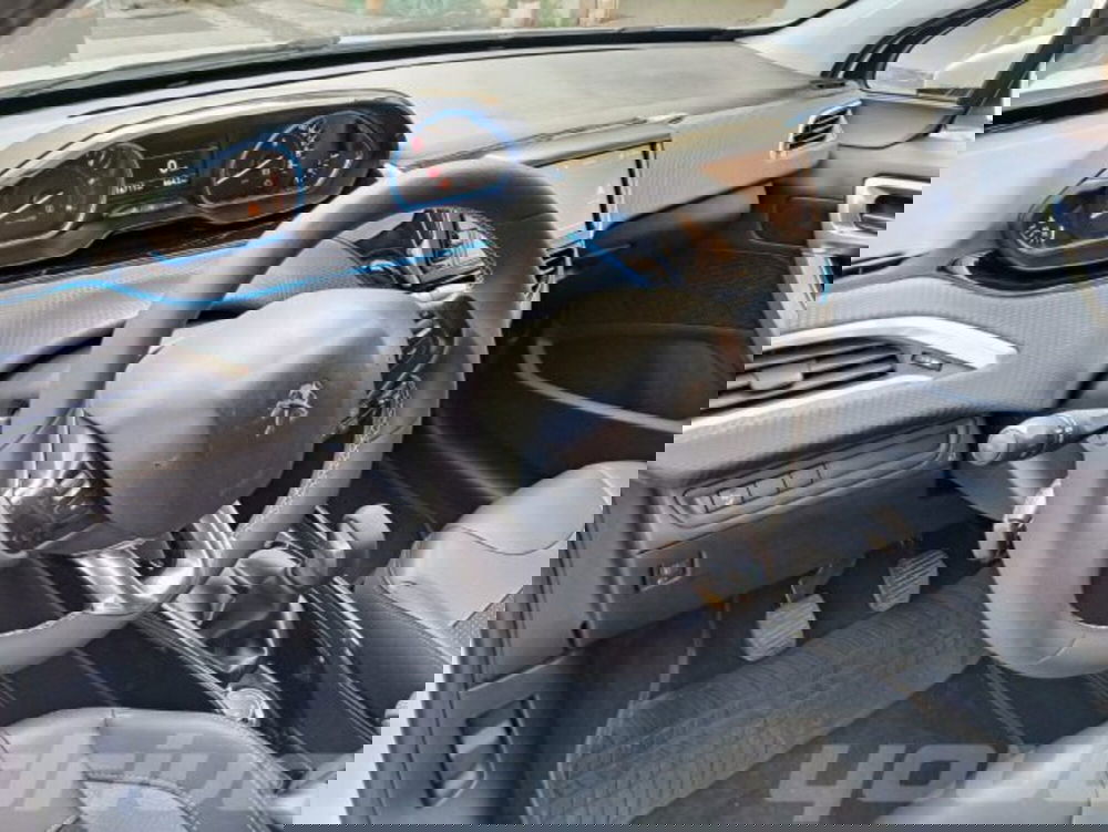 Peugeot 2008 usata a Napoli (10)