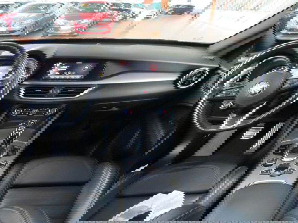 Alfa Romeo Stelvio usata a Lodi (13)