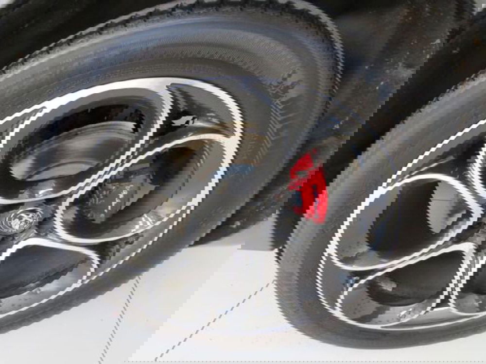 Alfa Romeo Stelvio usata a Lodi (15)