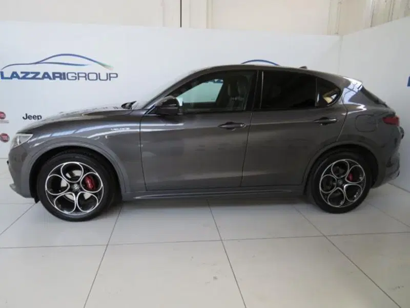 Alfa Romeo Stelvio usata a Lodi (3)