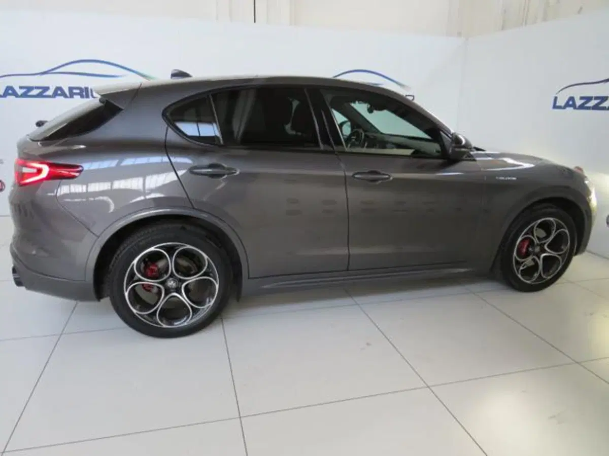 Alfa Romeo Stelvio usata a Lodi (6)