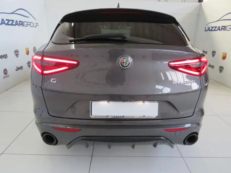 Alfa Romeo Stelvio usata a Lodi (8)