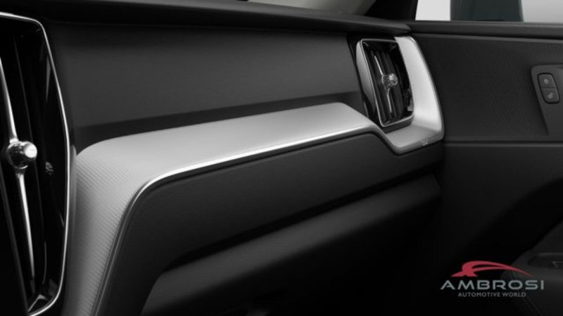 Volvo XC60 nuova a Perugia (14)