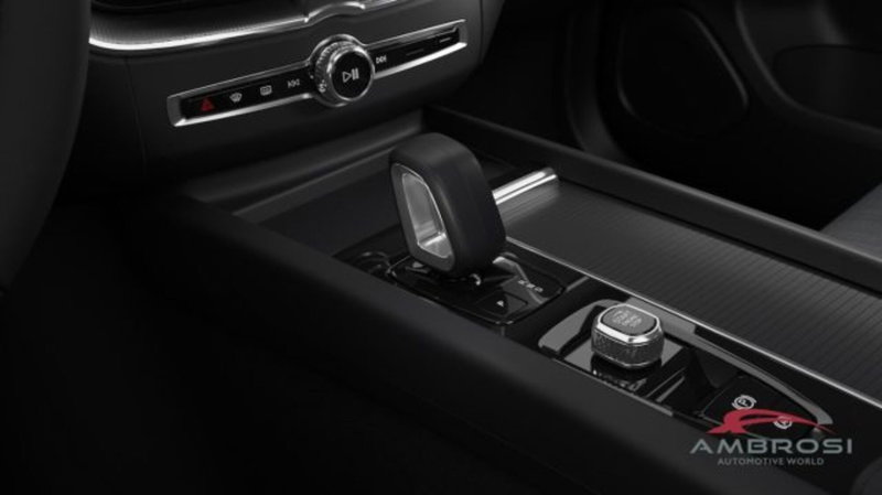 Volvo XC60 nuova a Perugia (15)