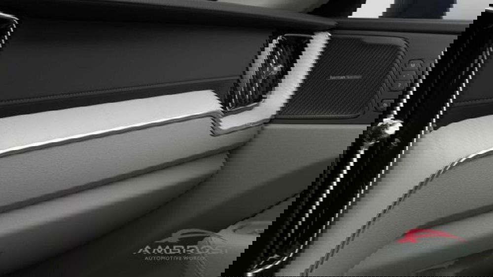 Volvo XC60 nuova a Perugia (14)