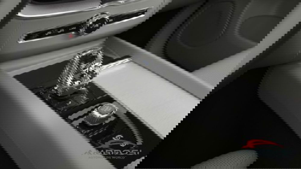 Volvo XC60 nuova a Perugia (15)