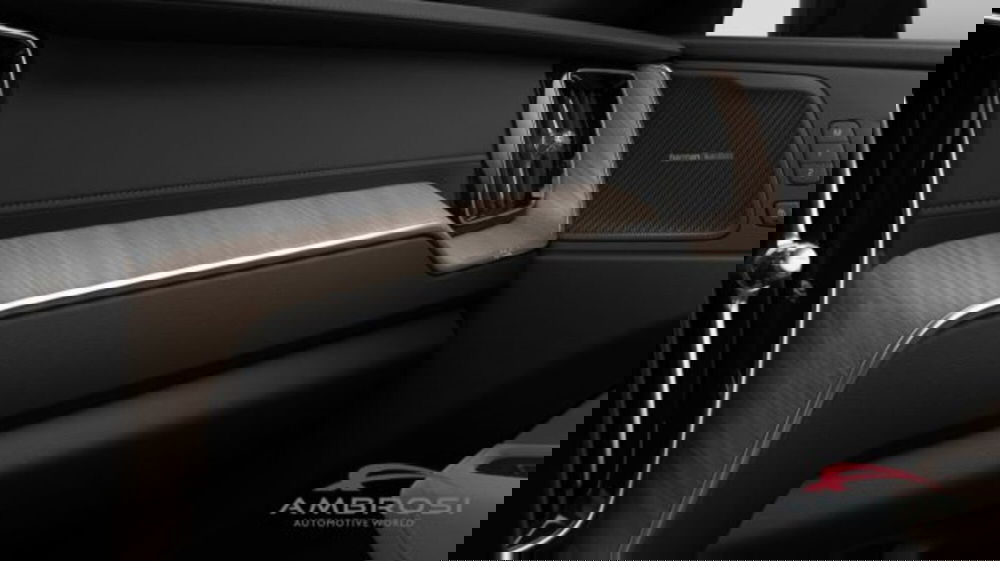 Volvo XC60 nuova a Perugia (14)