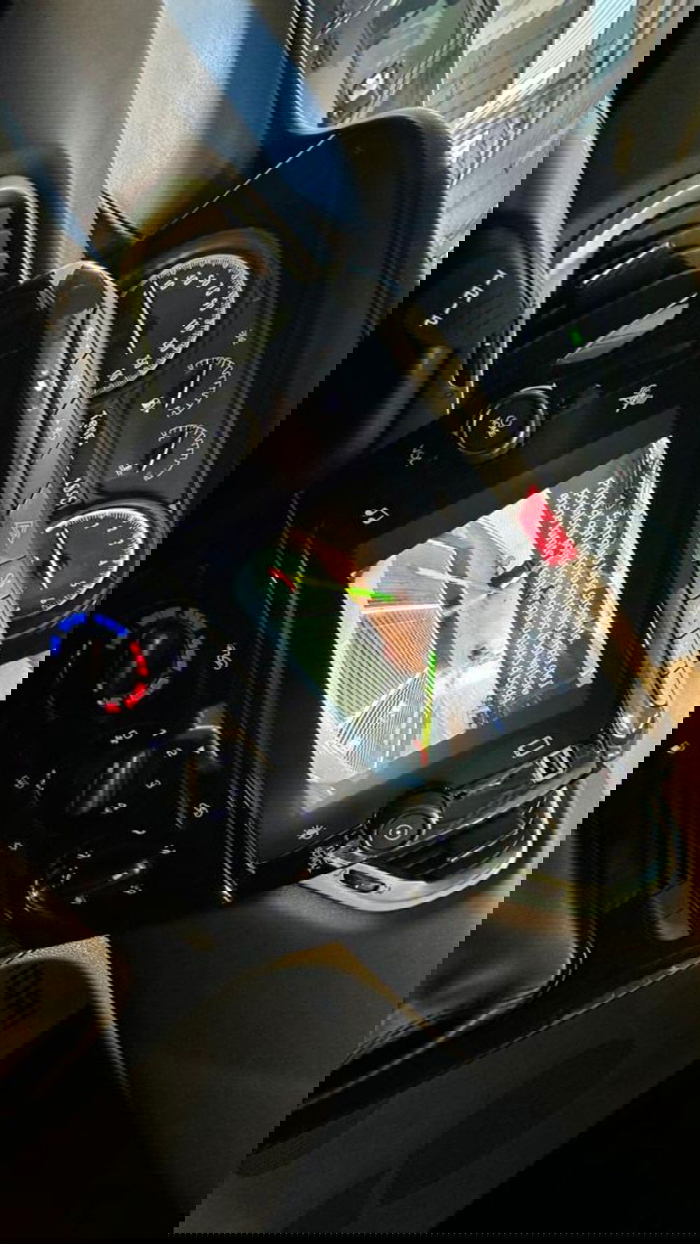 Lancia Ypsilon usata a Reggio Emilia (16)