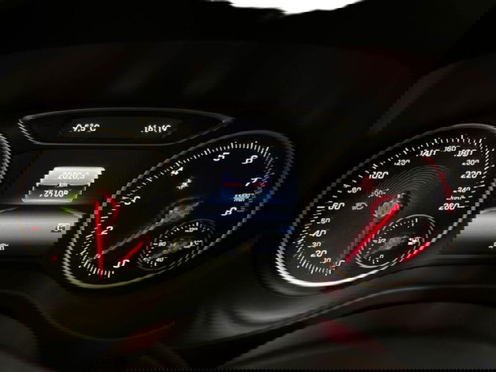 Mercedes-Benz GLA SUV usata a Verona (8)