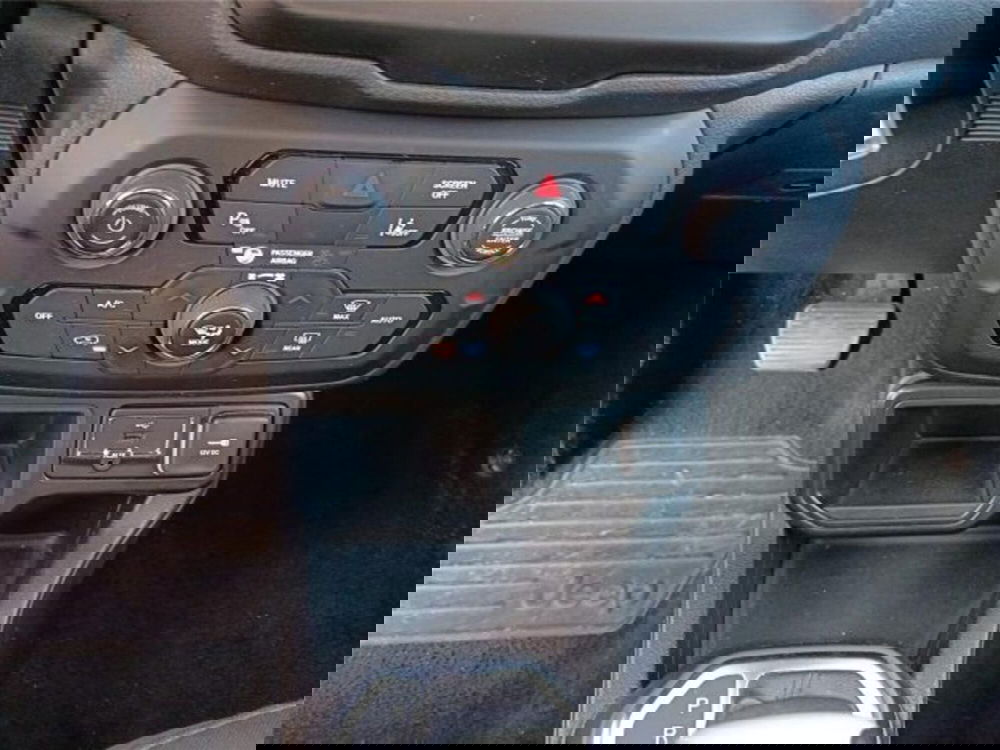 Jeep Renegade usata a Bari (17)