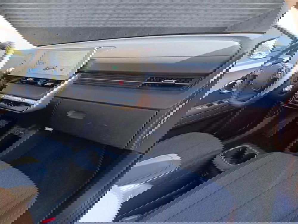 Hyundai Ioniq 5 usata a Bari (12)