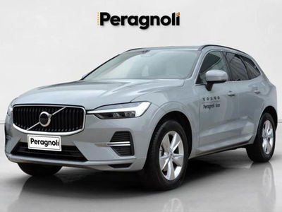 Volvo XC60 2.0 b5 mhev Core awd auto del 2025 usata a Firenze