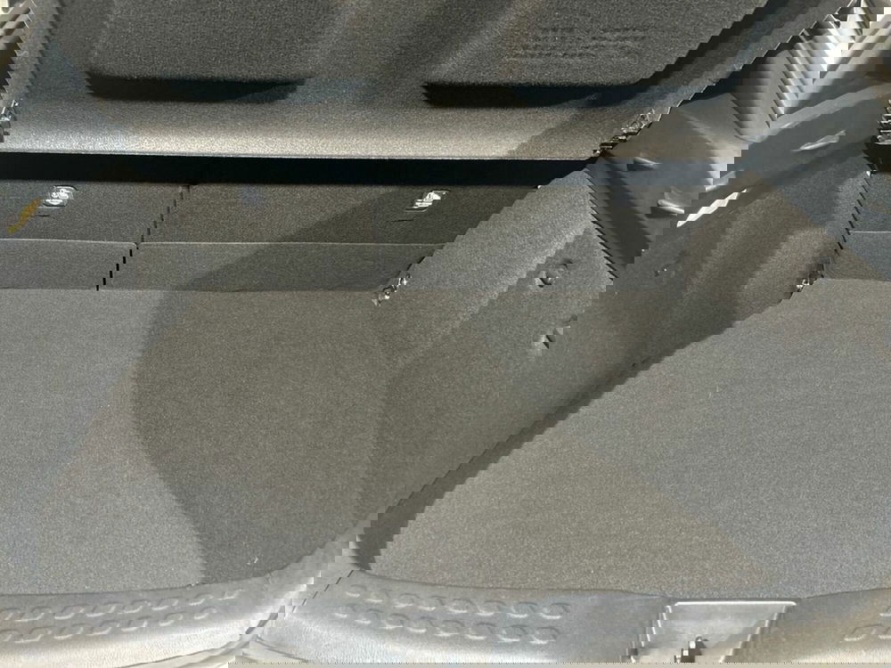 Toyota Toyota C-HR usata a Lecco (13)