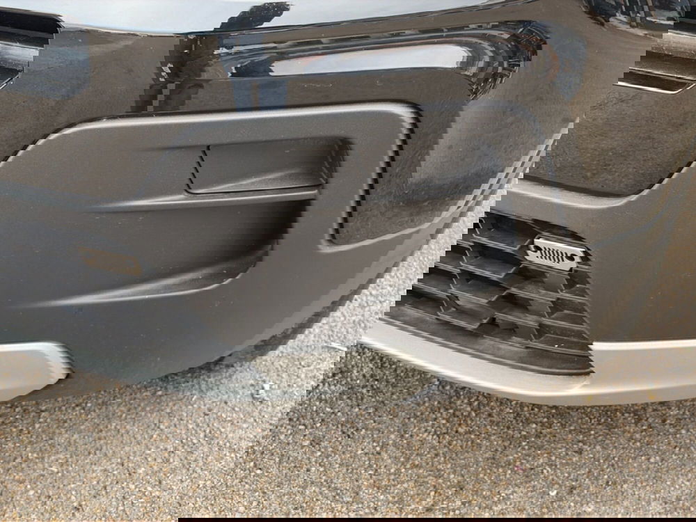 Jeep Avenger nuova a Chieti (15)