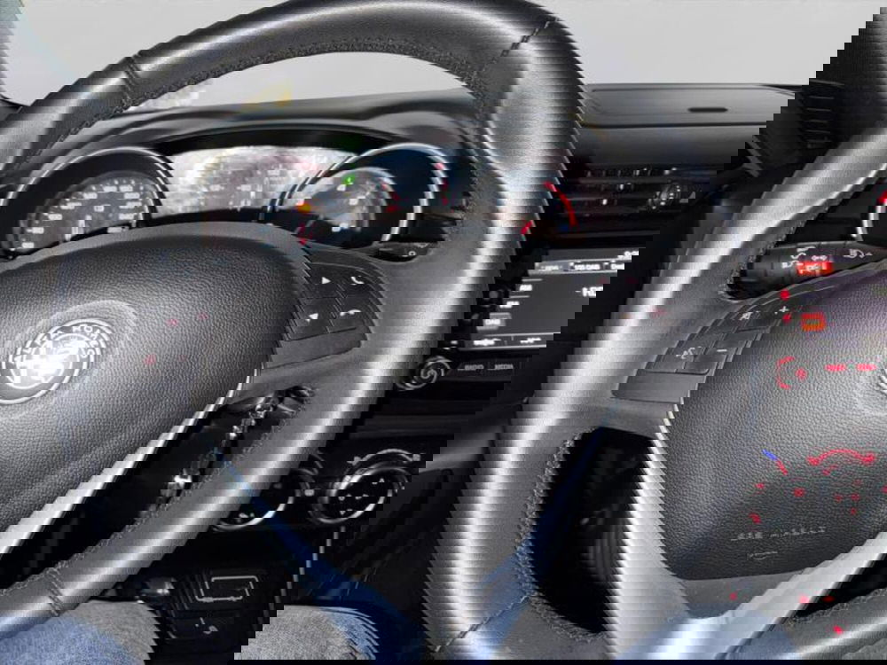 Alfa Romeo Giulietta usata a Genova (14)