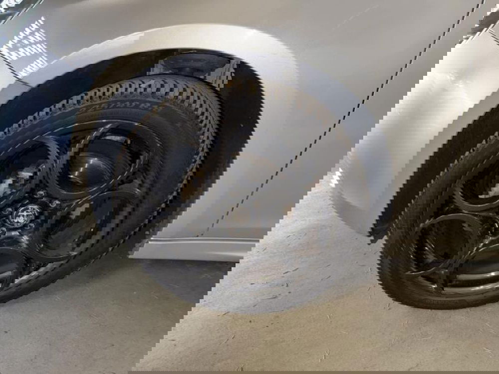 Alfa Romeo Giulietta usata a Genova (19)