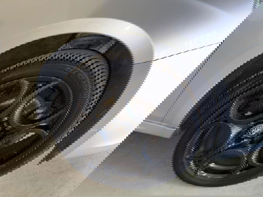 Alfa Romeo Giulietta usata a Genova (20)