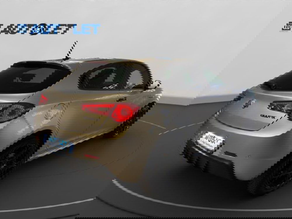 Alfa Romeo Giulietta usata a Genova (7)