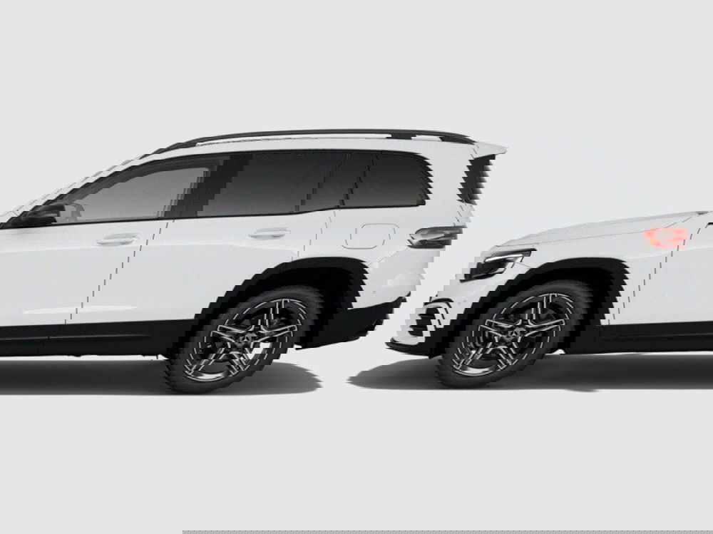 Mercedes-Benz GLB nuova a Macerata (2)