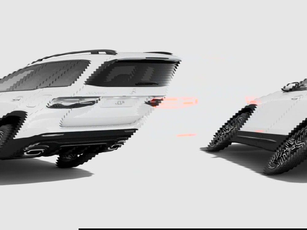 Mercedes-Benz GLB nuova a Macerata (3)