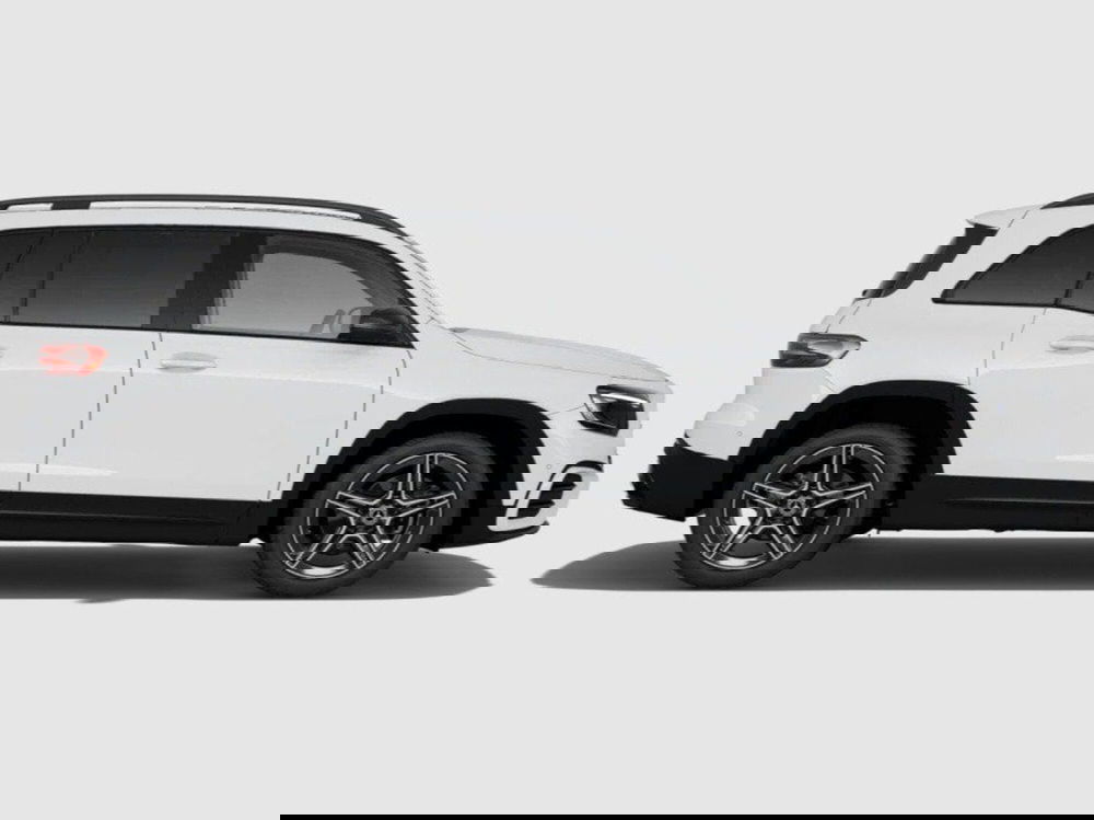 Mercedes-Benz GLB nuova a Macerata (6)