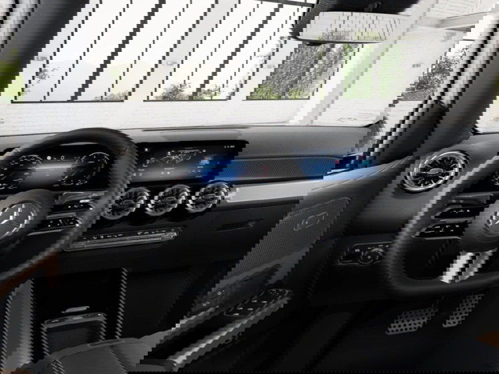 Mercedes-Benz GLB nuova a Macerata (9)