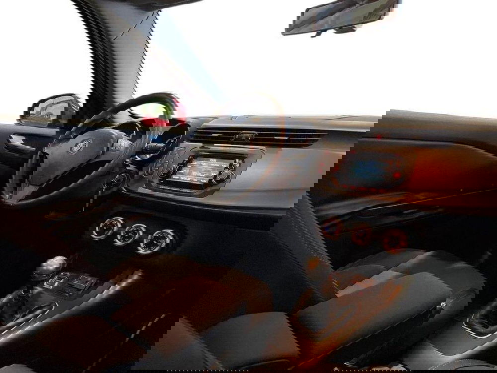 Alfa Romeo Giulietta usata a Macerata (12)