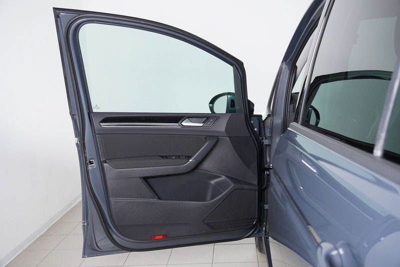 Volkswagen Touran usata a Perugia (13)