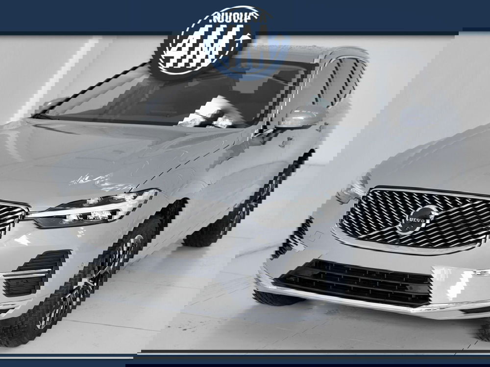 Volvo XC60 nuova a Prato