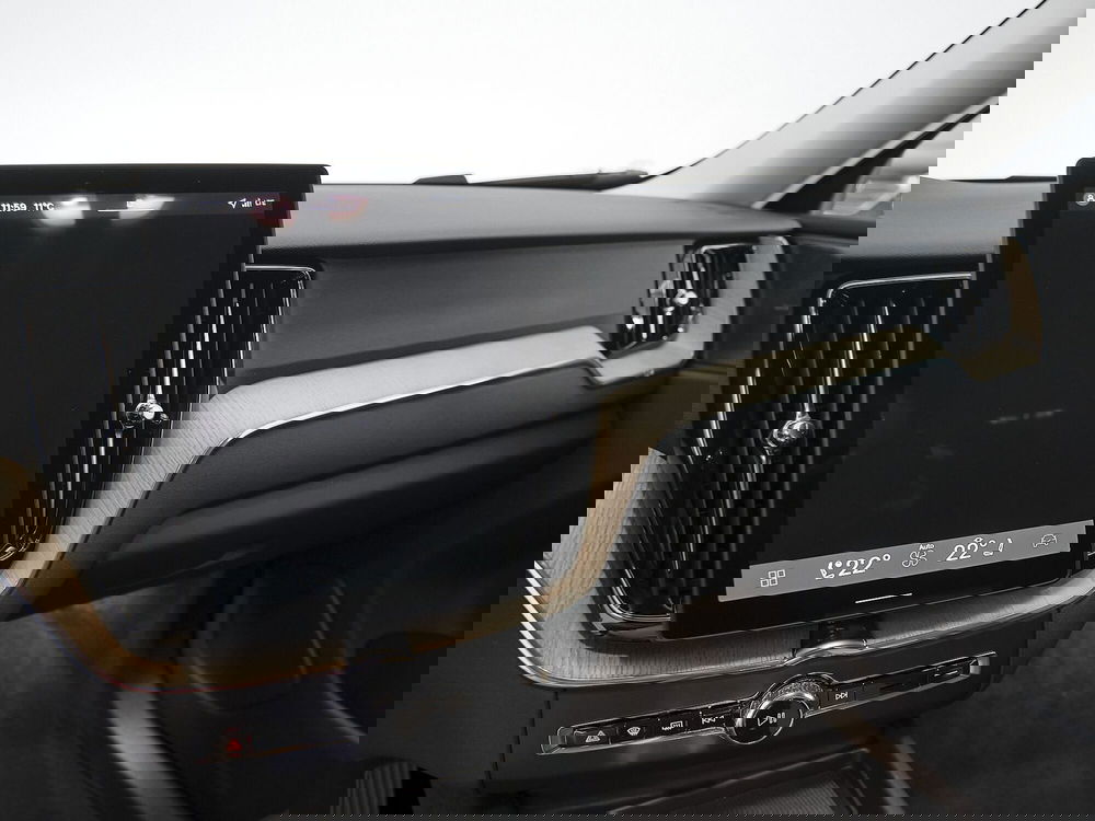 Volvo XC60 nuova a Prato (12)